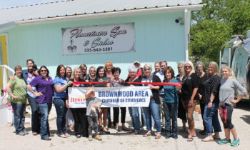 Brownwood Chamber Holds Ribbon Cutting for Hometown Spa & Salon